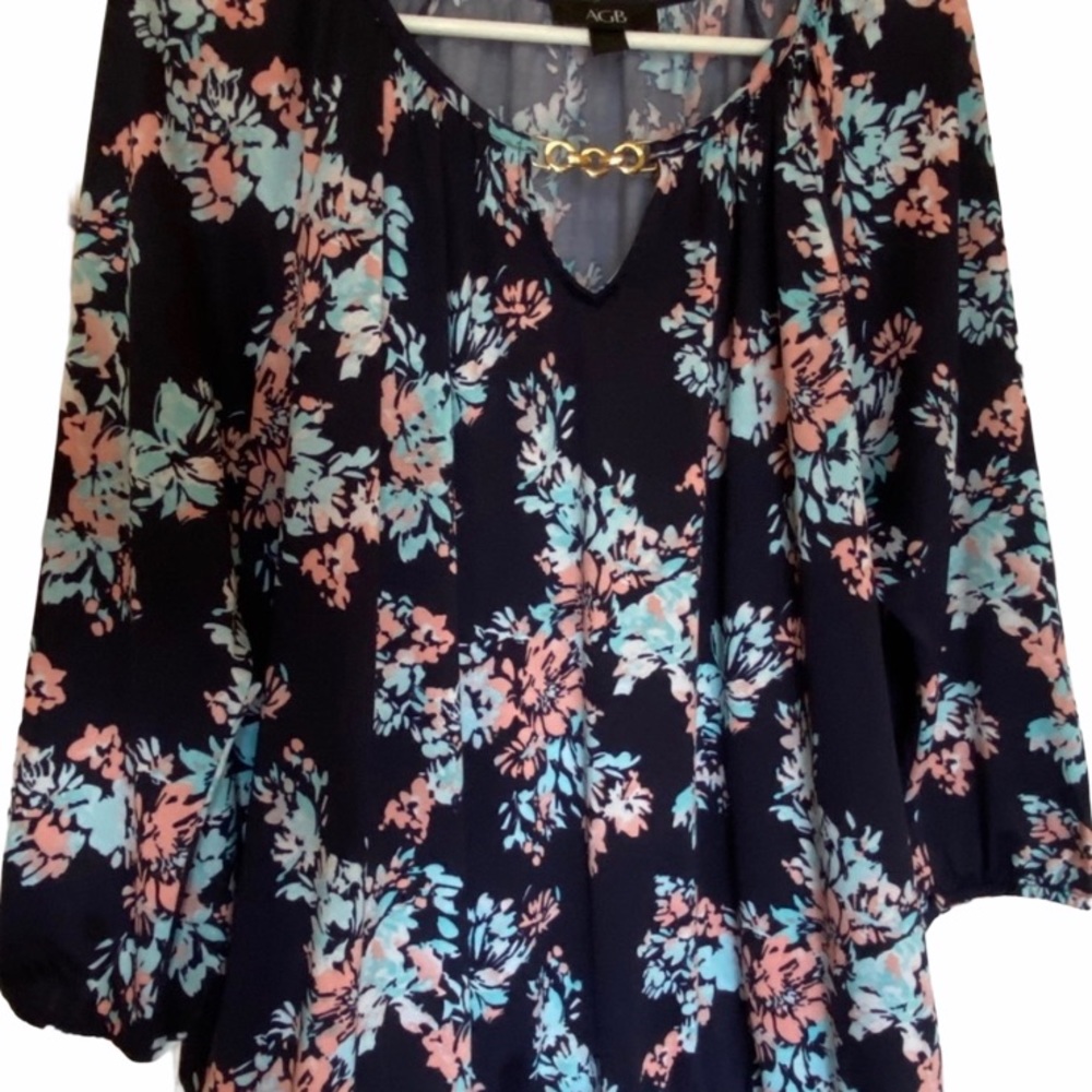 AGB XL Navy Blue Floral Blouse w Gold Chain